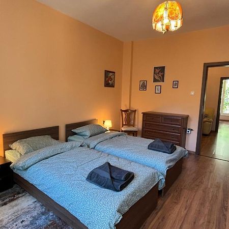 Quiet 2 Bedrooms Downtown Apart София Экстерьер фото