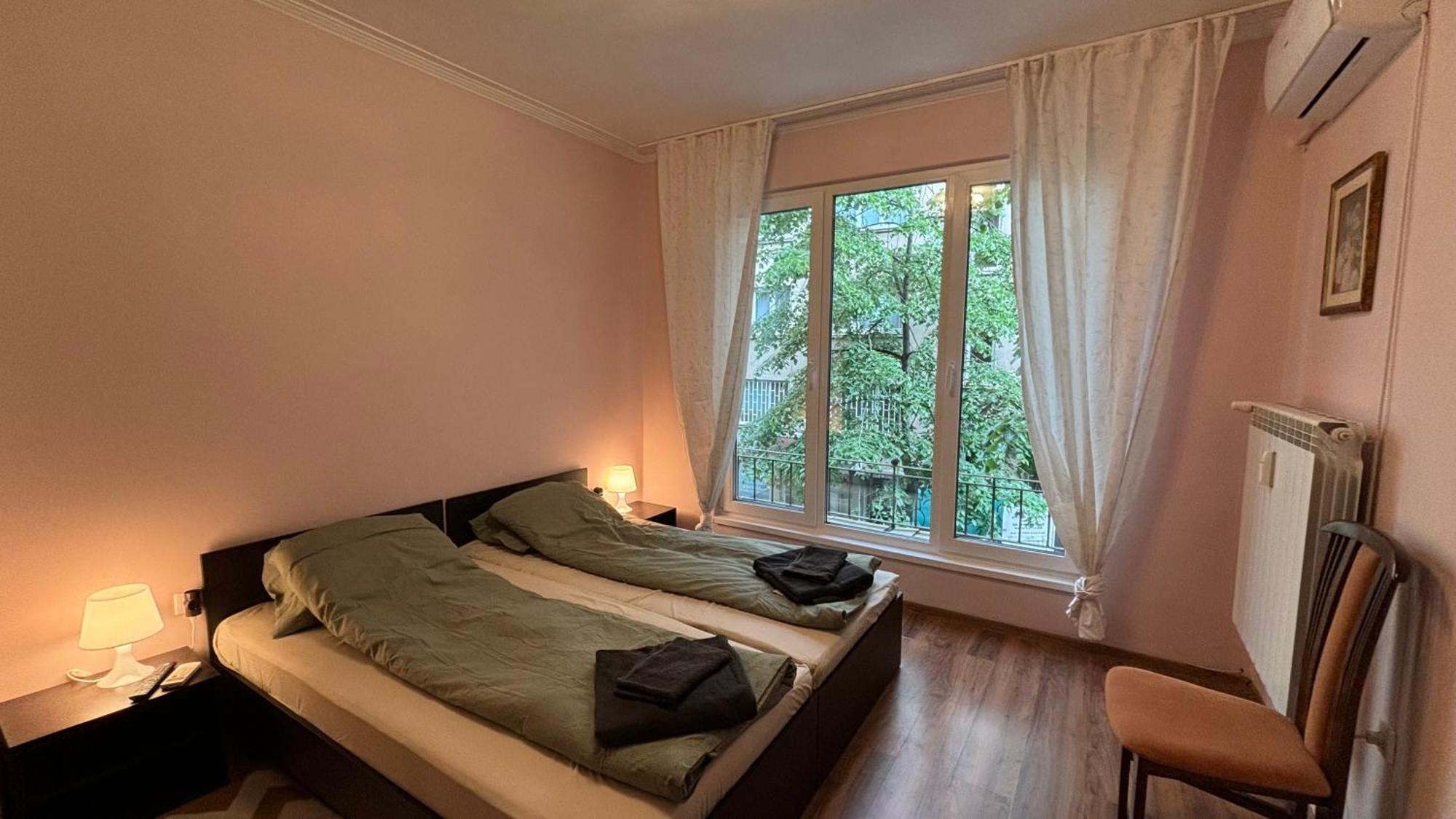 Quiet 2 Bedrooms Downtown Apart София Экстерьер фото